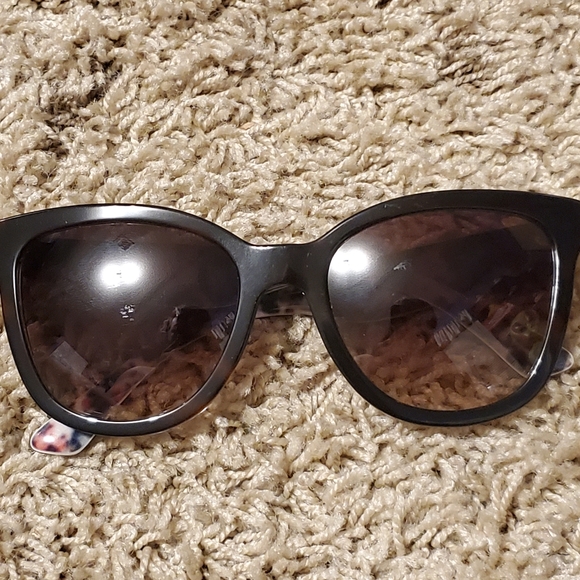 Dolce and Gabbana DG 4109 Sunglasses - Picture 1 of 2
